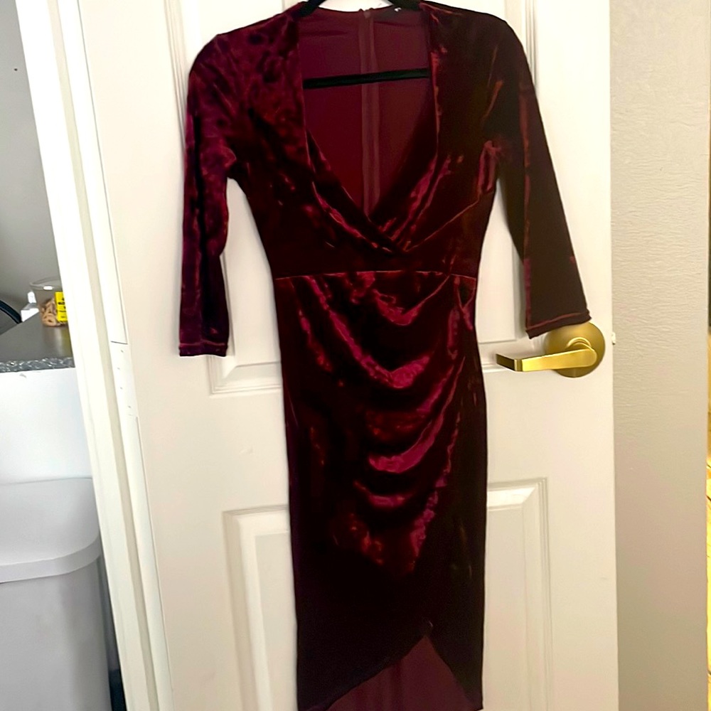 Crushed velvet burgundy bodycon dress